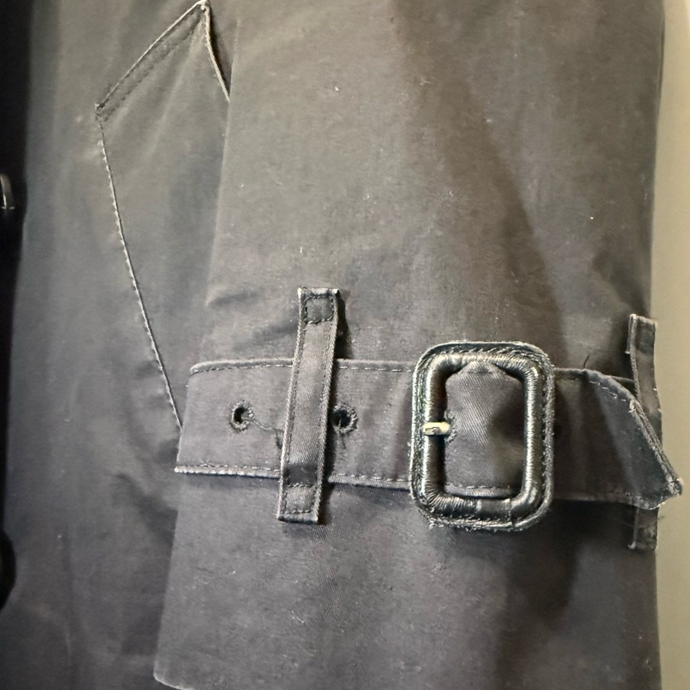 Burberry Irene Black Double-Breasted Trench Coat - Picture 6 of 16